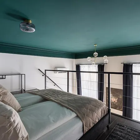 E41 - Trendy Boutique - Prime Spot By Bqa *