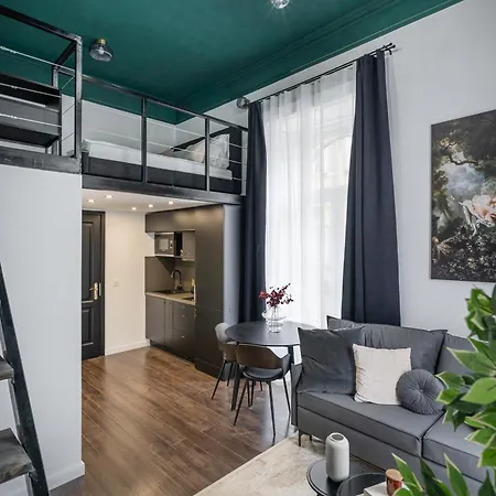 E41 - Trendy Boutique - Prime Spot By Bqa *