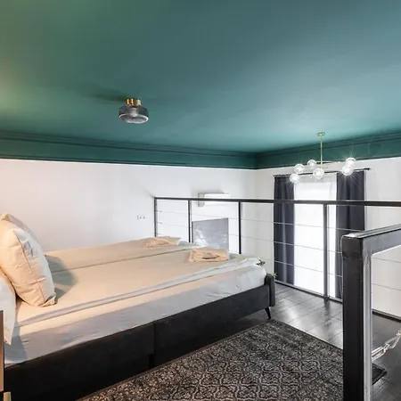 E41 - Trendy Boutique - Prime Spot By Bqa Apartman *