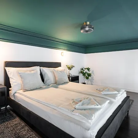 E41 - Trendy Boutique - Prime Spot By Bqa Apartman