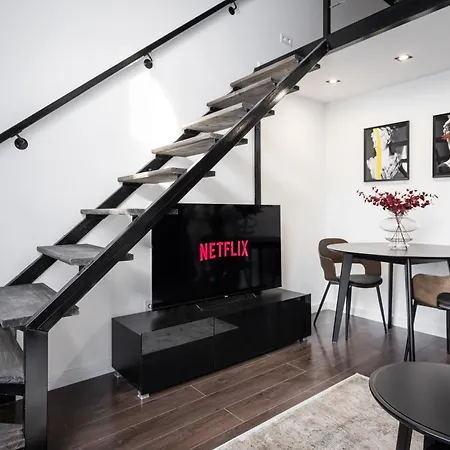 E41 - Trendy Boutique - Prime Spot By Bqa Apartman