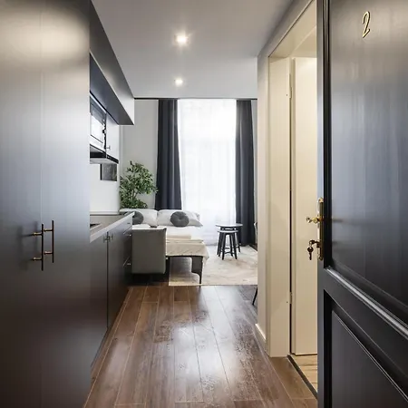 E41 - Trendy Boutique - Prime Spot By Bqa *