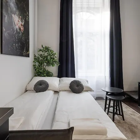 E41 - Trendy Boutique - Prime Spot By Bqa Apartman