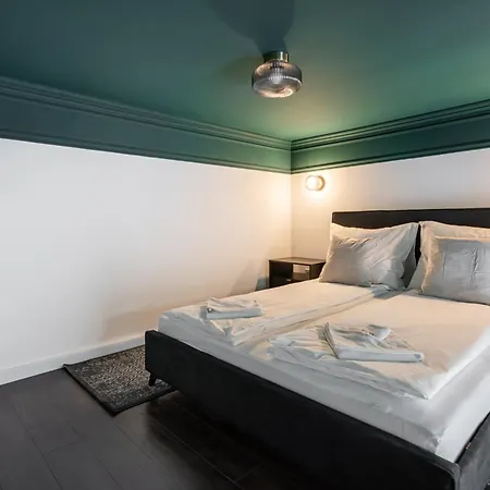 E41 - Trendy Boutique - Prime Spot By Bqa Apartman