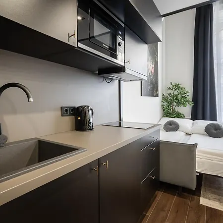 E41 - Trendy Boutique - Prime Spot By Bqa Apartman *