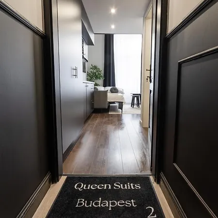 E41 - Trendy Boutique - Prime Spot By Bqa * Budapeşte