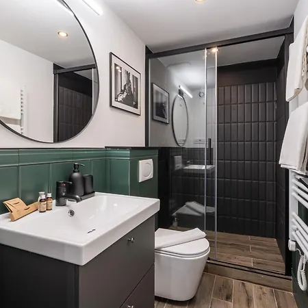 E41 - Trendy Boutique - Prime Spot By Bqa Apartman *