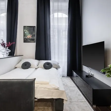 E41 - Trendy Boutique - Prime Spot By Bqa Apartman