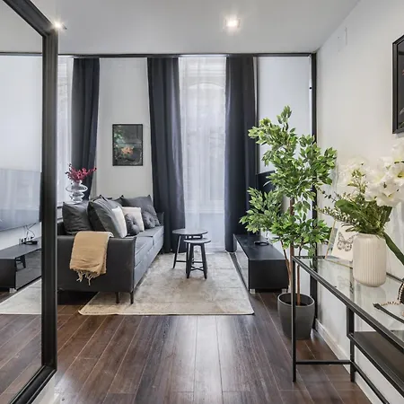 E41 - Trendy Boutique - Prime Spot By Bqa *