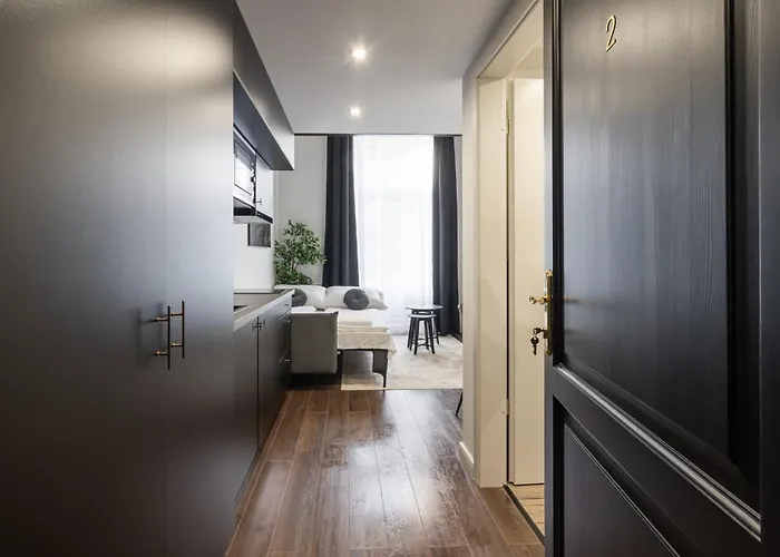 E41 - Trendy Boutique - Prime Spot By Bqa *