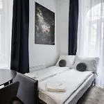 E41 - Trendy Boutique - Prime Spot By Bqa *